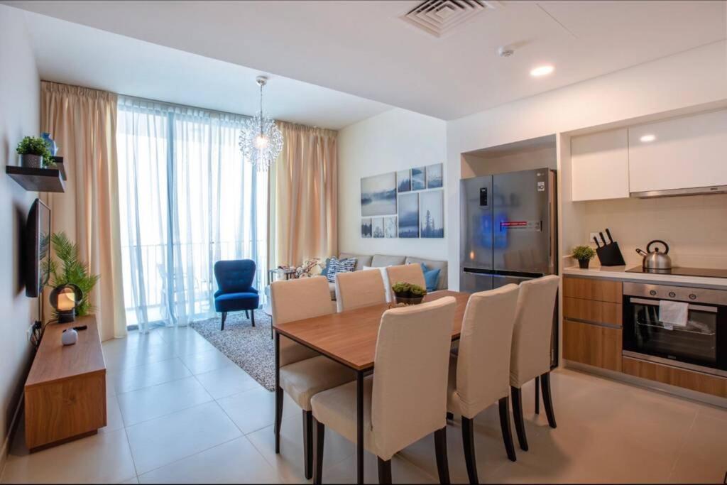 A Luxury Aprt 2 Bedrooms Balcony With Wonderful View Mall Access Hi Speed Wifi Beach Access & Much More For Family Only Samaheej Zewnętrze zdjęcie
