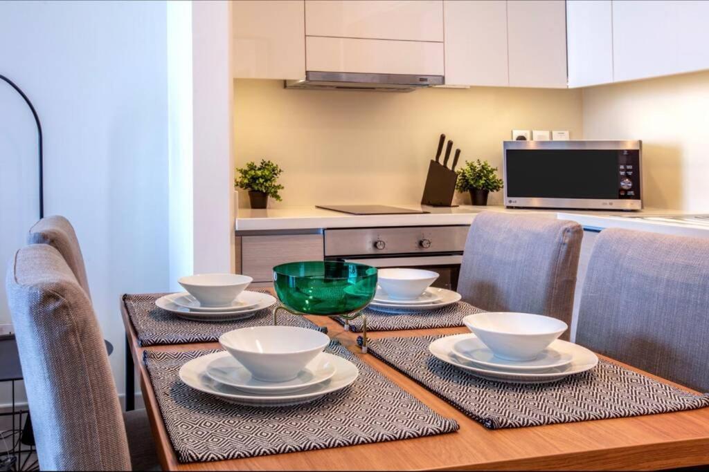 A Luxury Aprt 2 Bedrooms Balcony With Wonderful View Mall Access Hi Speed Wifi Beach Access & Much More For Family Only Samaheej Zewnętrze zdjęcie